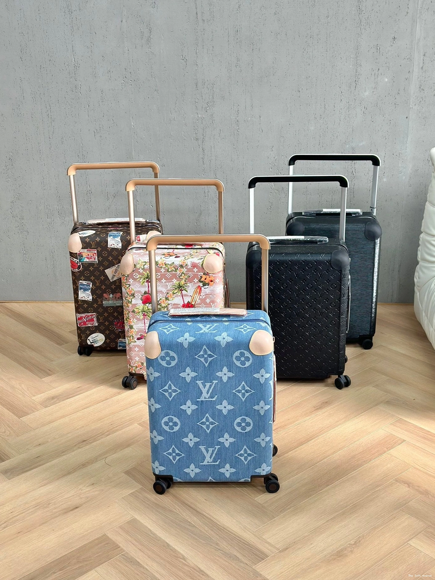 CUSTOM HORIZON MONOGRAM CABIN 37L SUITCASE 55 EMBOSSED 0821